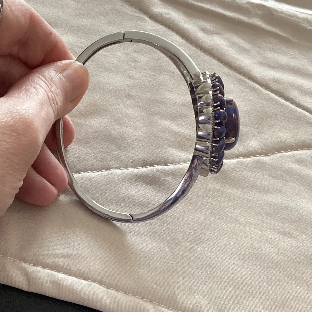 NWOT – Pure Stainless steel, Large round & oval Purple Dahlia bangle bracelet - Picture 9 of 16